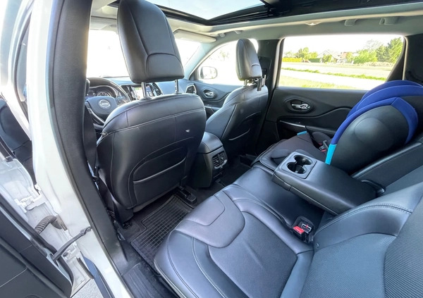 Jeep Cherokee cena 99000 przebieg: 75000, rok produkcji 2018 z Rzeszów małe 254